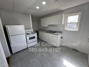 912 W High St in Mount Vernon, OH - Building Photo - Building Photo