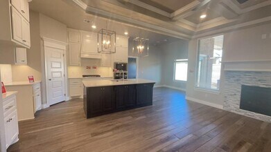 3224 Porter Dr in Edmond, OK - Building Photo - Building Photo