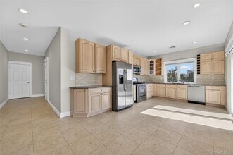 24 Bayville Ave in Bayville, NY - Building Photo - Building Photo