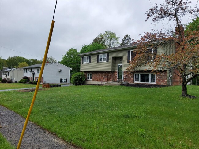 7 Forestdale Ave in Monroe, NY - Building Photo - Building Photo