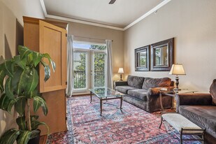 6765 Corporate Blvd, Unit The Mod Loft in Baton Rouge, LA - Building Photo