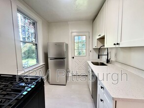 1611 Westmont Ave in Pittsburgh, PA - Building Photo - Building Photo