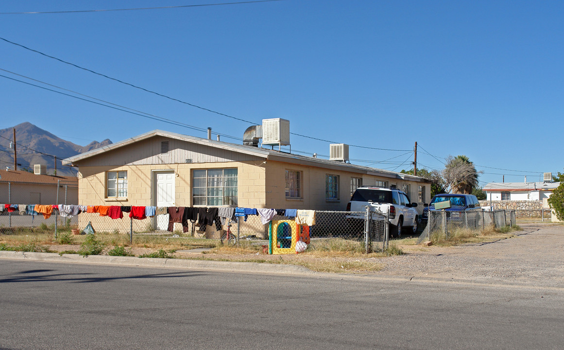 4817-4825 Titanic Ave in El Paso, TX - Building Photo