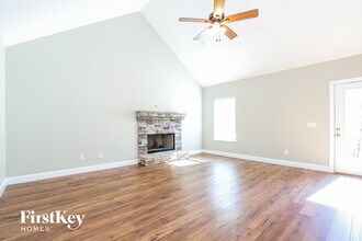 17 Baker St in Dahlonega, GA - Building Photo - Building Photo