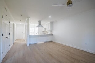 Baytree Campus Apartments in Valdosta, GA - Building Photo