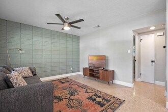 1810 E Robinson St, Unit 1812 in Orlando, FL - Building Photo - Building Photo