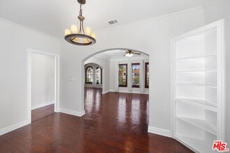 1150 S Tremaine Ave in Los Angeles, CA - Building Photo - Building Photo