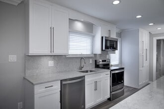 Fairfield Townhouses at Westhampton in Westhampton, NY - Foto de edificio - Building Photo