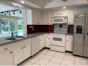 1230 SE 14th Dr in Deerfield Beach, FL - Building Photo - Building Photo