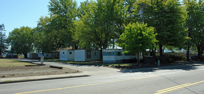 725 28th St in Springfield, OR - Foto de edificio - Building Photo