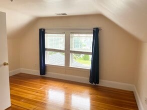48 Narragansett Rd, Unit 2 in Quincy, MA - Building Photo - Building Photo