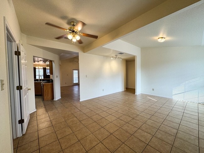 123 La Paloma Dr in Del Rio, TX - Building Photo - Building Photo