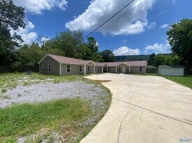 188 College Ave in Collinsville, AL - Building Photo