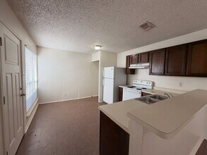 8435 Cranberry Hill-Unit -1 in San Antonio, TX - Building Photo - Building Photo