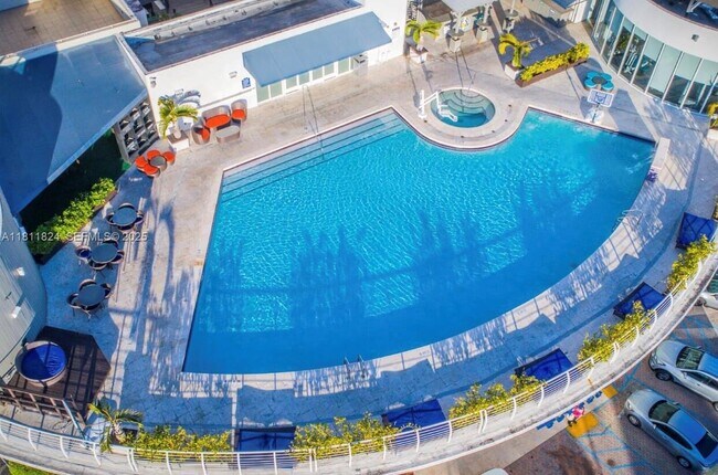 1750 NW 107th Ave in Miami, FL - Building Photo - Building Photo