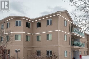 125 Bond St in Orillia, ON - Building Photo