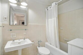 66 W 12th St in New York, NY - Building Photo - Building Photo