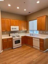 227 Carter Pl in Brentwood, CA - Building Photo - Building Photo
