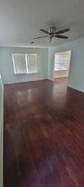 1723 Wisteria St, Unit 1723 Wisteria Street in Gulfport, MS - Building Photo