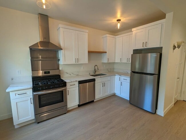 559 Normandie Ave