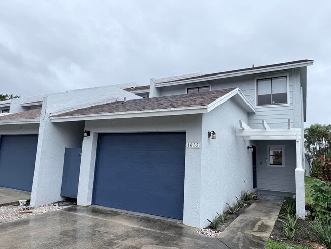 1635 Woodbridge Lakes Cir in West Palm Beach, FL - Building Photo - Building Photo