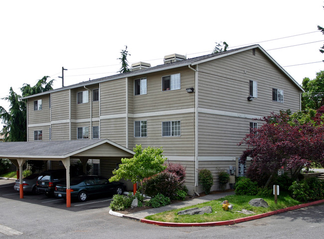 Woodhaven Apartments in Des Moines, WA - Building Photo - Building Photo