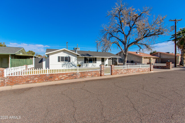 4322 E Mulberry Dr in Phoenix, AZ - Building Photo - Building Photo