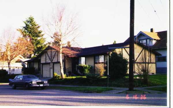 866-866B S 35th St in Tacoma, WA - Foto de edificio