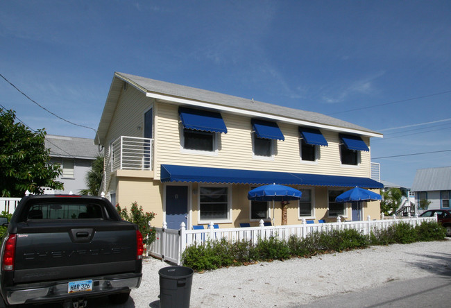 200 Bay Dr N in Bradenton Beach, FL - Building Photo - Building Photo