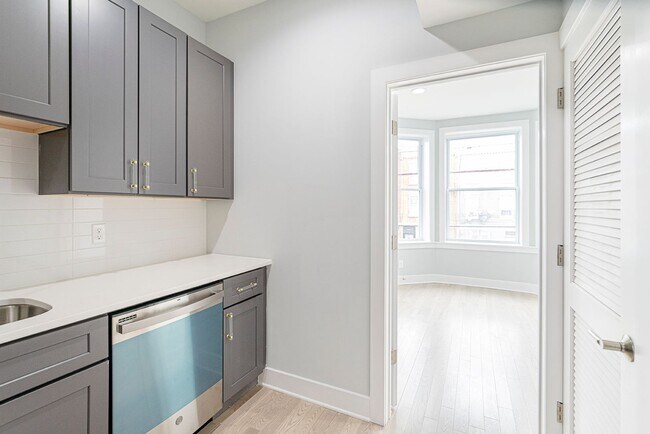2808 W Oxford St in Philadelphia, PA - Building Photo - Building Photo