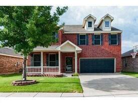 5028 Senator Dr in Fort Worth, TX - Building Photo