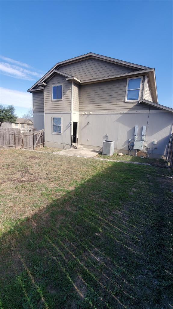 14001 Cambourne Dr in Pflugerville, TX - Building Photo - Building Photo