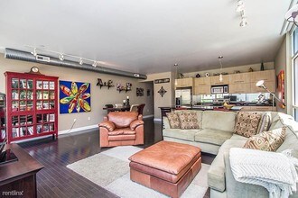 100 E Gay St in Columbus, OH - Building Photo - Building Photo