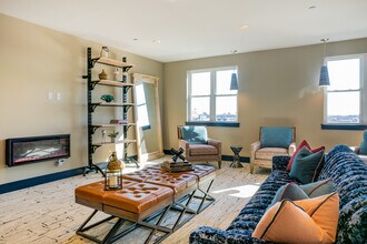 North District Lofts in Bay Shore, NY - Foto de edificio - Interior Photo