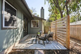 2510 Burly Oak Dr in Austin, TX - Building Photo - Building Photo