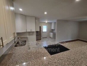 6414 Elmwood Cir in Charlotte, NC - Building Photo - Building Photo