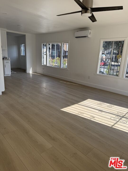 1101 W 40th Pl in Los Angeles, CA - Building Photo - Building Photo