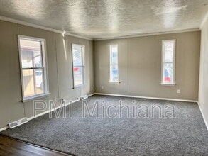 1929 Greenock St in South Bend, IN - Building Photo - Building Photo