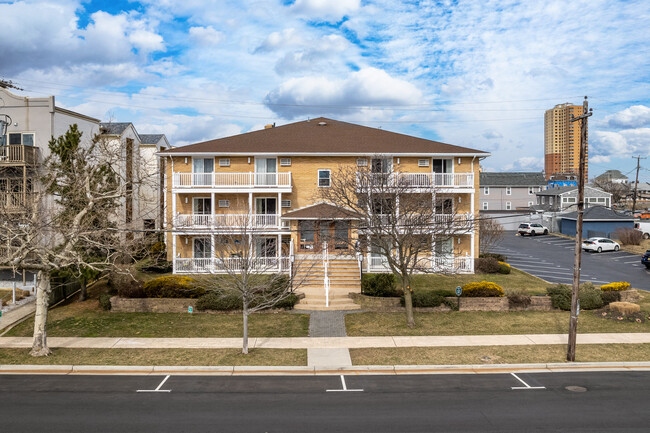 The Sunset Condos in Asbury Park, NJ - Foto de edificio - Building Photo