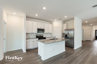 10719 Vinateros Dr in Converse, TX - Building Photo - Building Photo