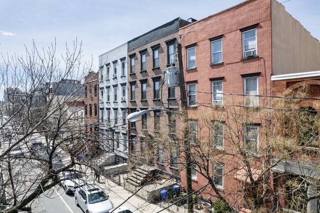 206-208 Park Ave in Hoboken, NJ - Building Photo - Building Photo