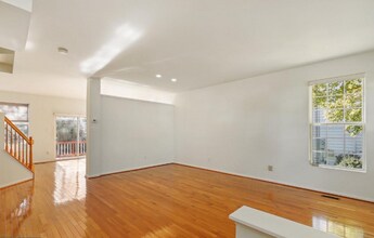 8602 Woodland Walk in North Charleston, SC - Foto de edificio - Building Photo