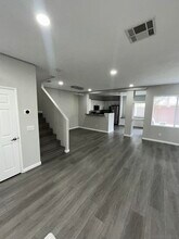 621 Sumner Way in Oceanside, CA - Building Photo - Building Photo