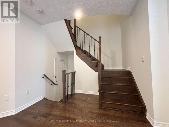 74 Beechborough Cres in East Gwillimbury, ON - Building Photo - Building Photo