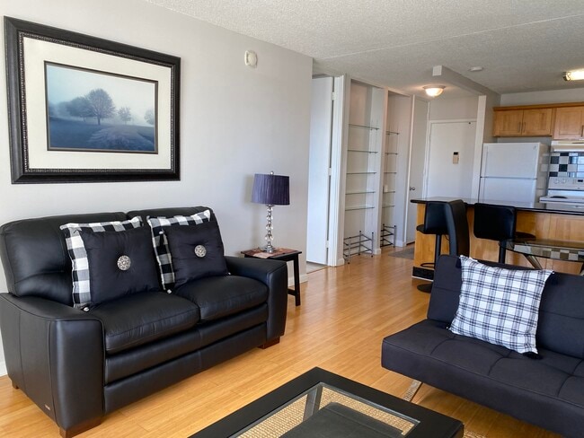 400 Hobron Ln, Unit 3415 in Honolulu, HI - Foto de edificio - Building Photo