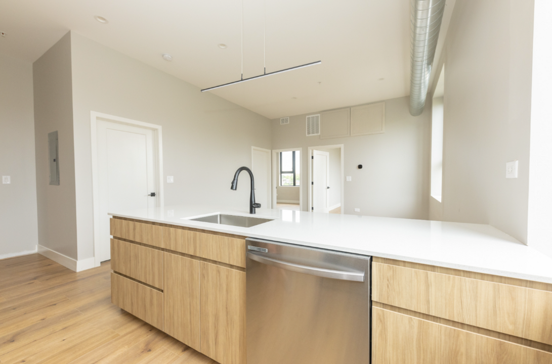 6018 N Winthrop Ave in Chicago, IL - Building Photo