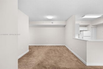 6976 SW 39th St in Davie, FL - Building Photo - Building Photo