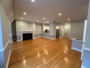 708 N Dearborn St in Chicago, IL - Building Photo - Building Photo