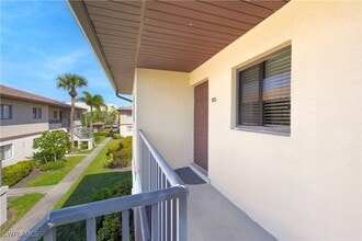 4790 S Cleveland Ave in Ft. Myers, FL - Building Photo - Building Photo