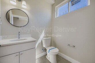 2208 S Albion St in Denver, CO - Foto de edificio - Building Photo